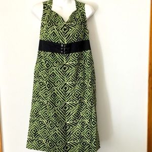 Women’s Sleeveless Green & Black Aztec Print Dress in EUC and clean condition